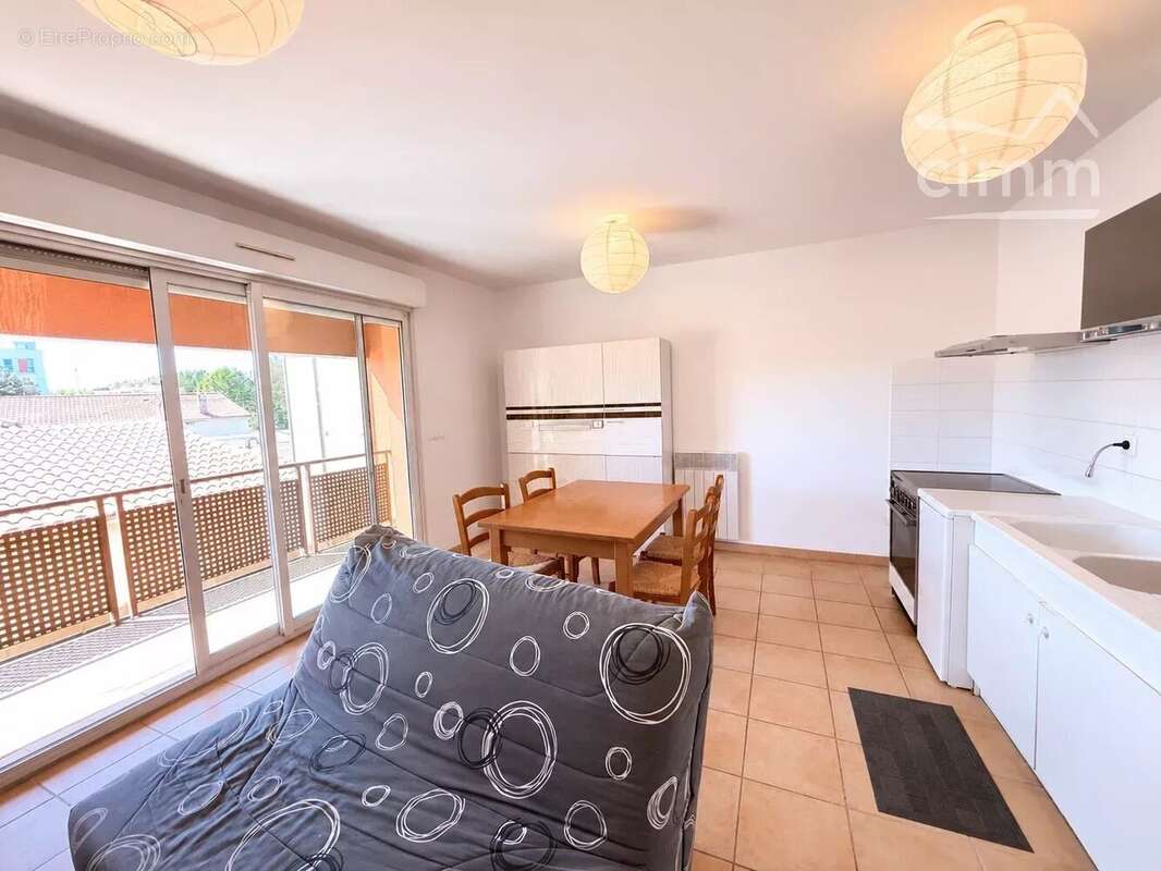 Appartement à PORT-SAINT-LOUIS-DU-RHONE