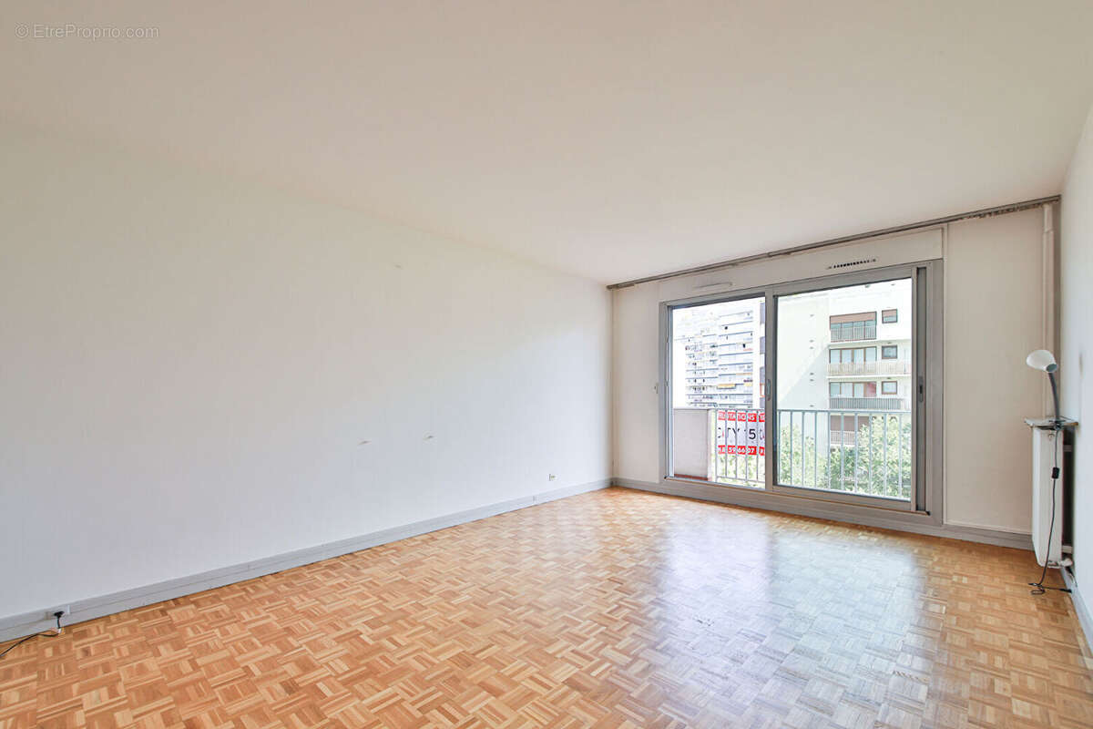 Appartement à PARIS-15E