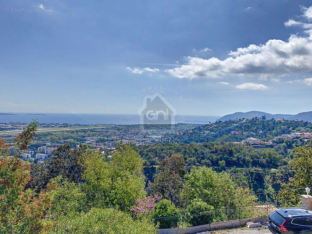 Terrain à MANDELIEU-LA-NAPOULE