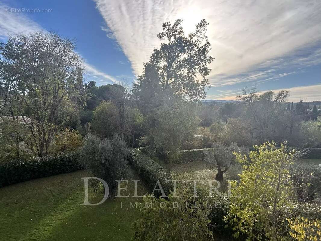 Appartement à OPIO