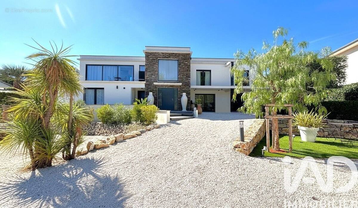 Photo 1 - Maison à FREJUS