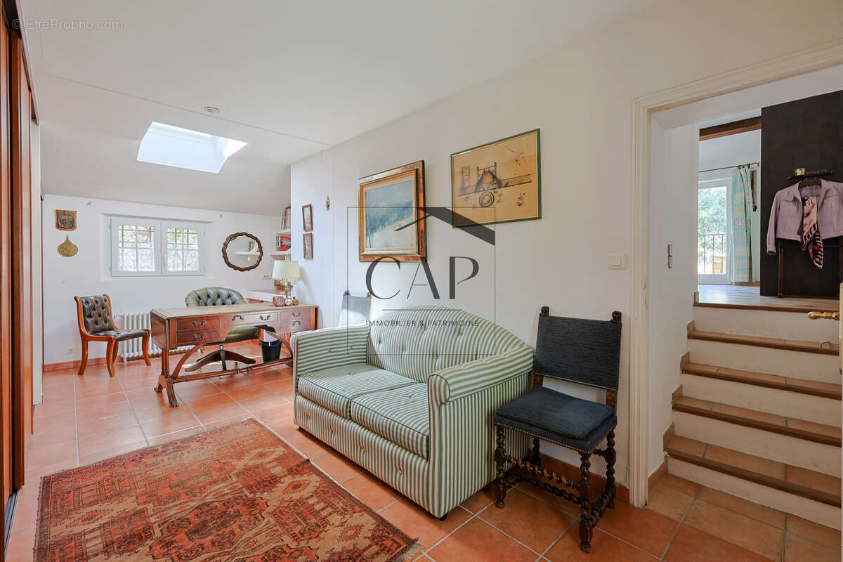 Propriété confidentielle avec piscine sur 3,7 hectares à Aix-en-Provence - photo 12