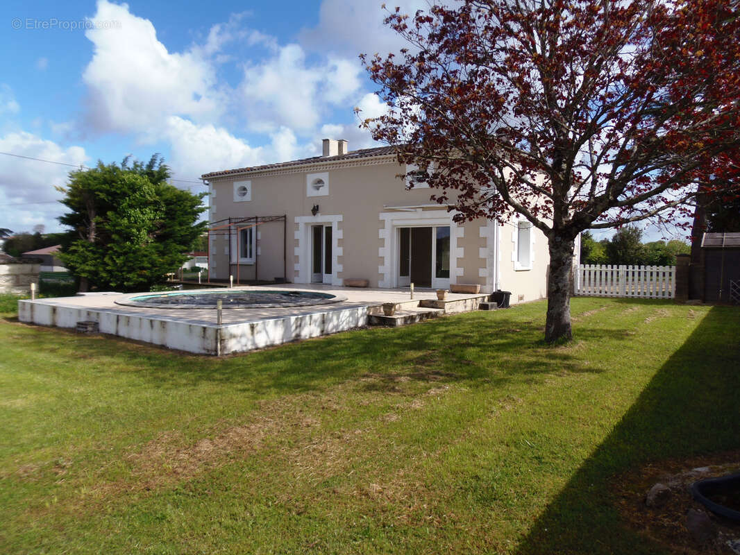 Maison à SAINT-FORT-SUR-GIRONDE