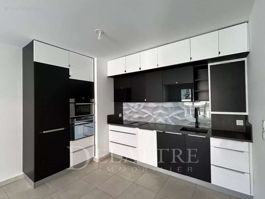 Appartement à ROQUEFORT-LES-PINS