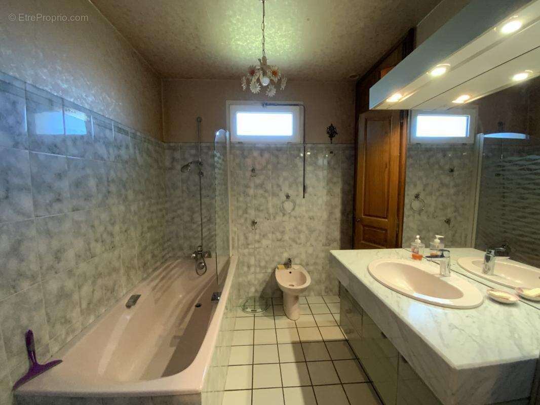 Maison à GENOUILLAC