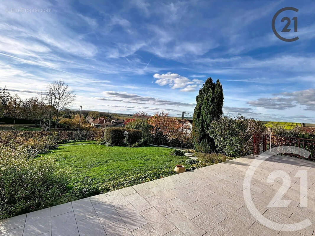 Maison à LAUBRESSEL