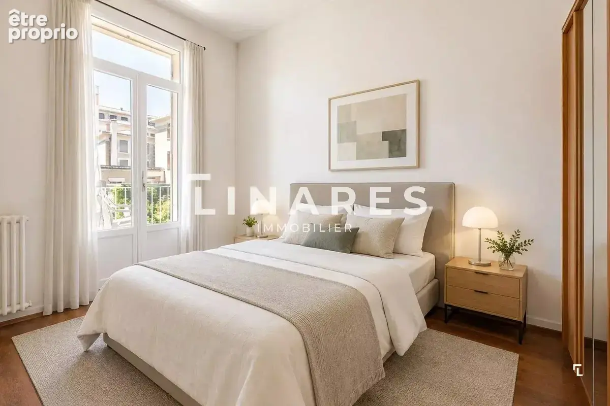 CENTRAL PARADIS - Appartement T4 de 158m2 - Balcon - Cave -  2 chambres de bonne - 13008 - photo 16