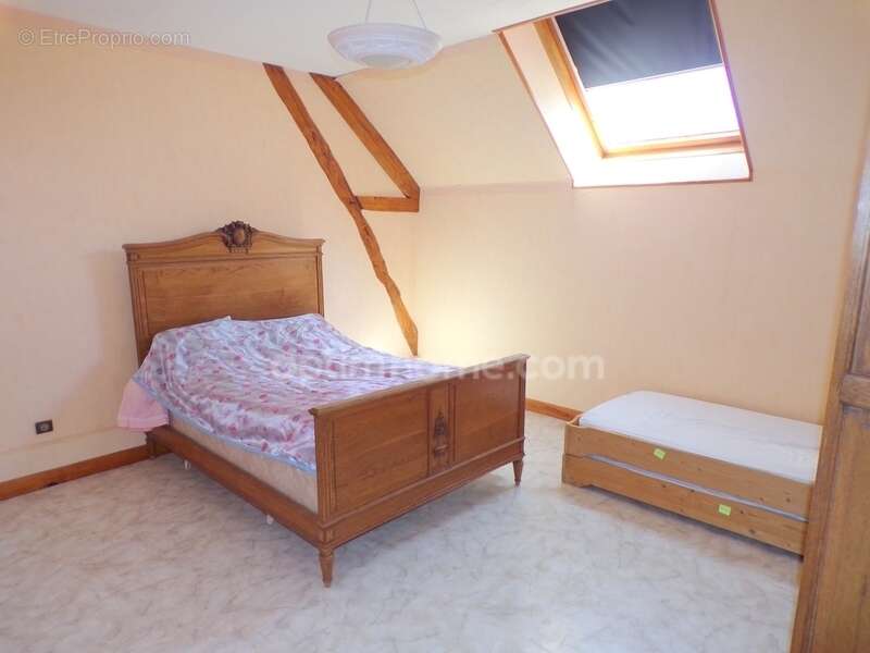 Maison à POULAINES