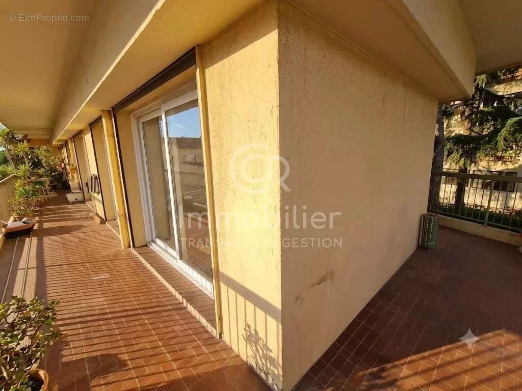 Appartement à LE CANNET