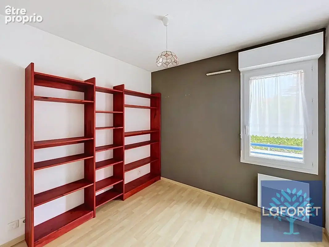 Un appartement au calme, avec balcon et parking souterrain, à Dax. - photo 5