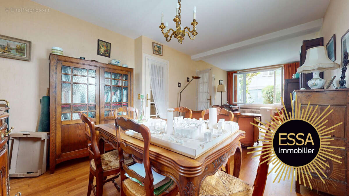 Maison à LE CHESNAY