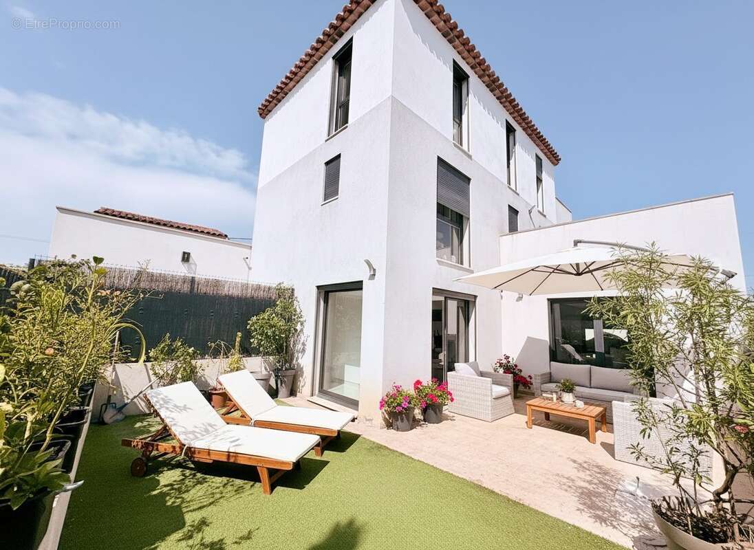 Maison à LE MUY
