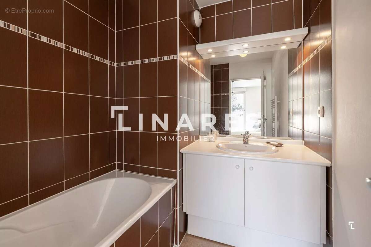 Appartement à MARSEILLE-9E