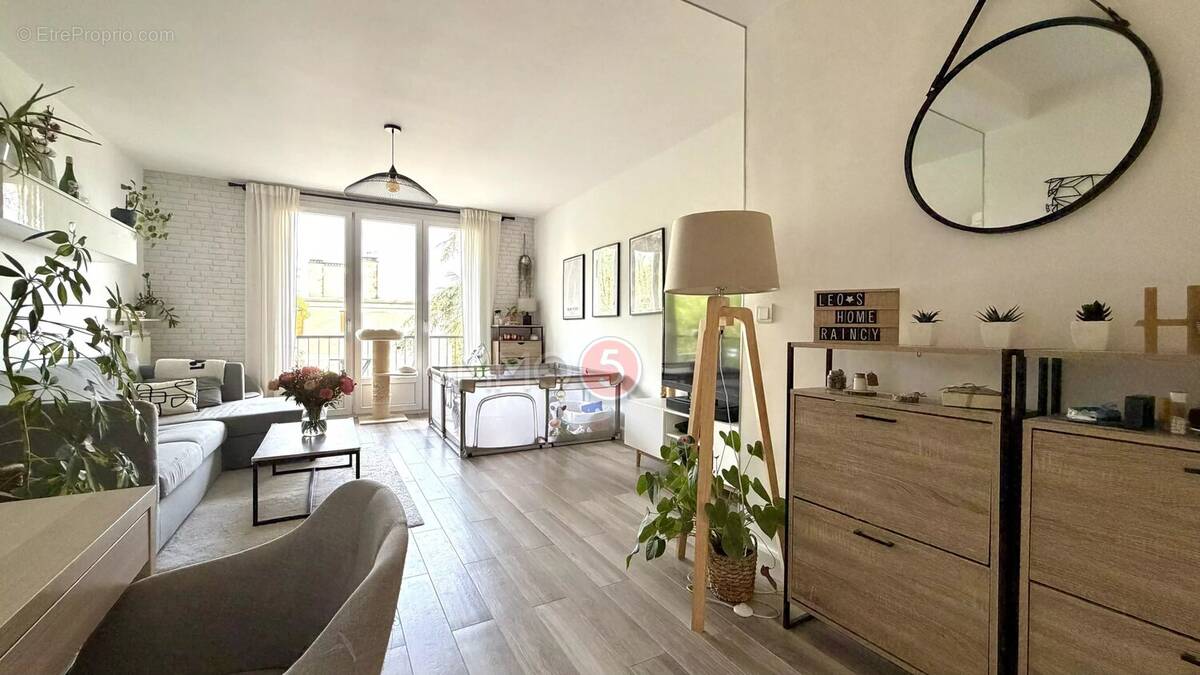 Appartement à LE RAINCY