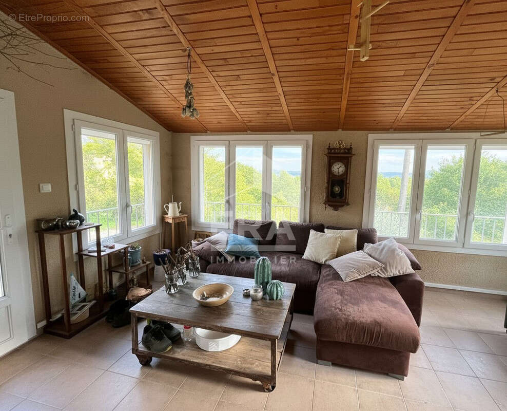 Maison à PERNES-LES-FONTAINES