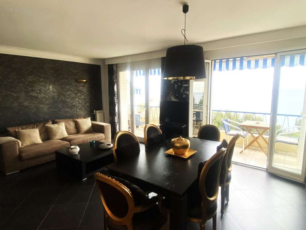 Appartement à ROQUEBRUNE-CAP-MARTIN