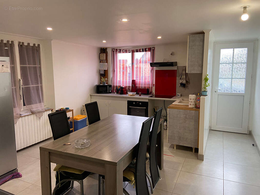 Maison à LES CORVEES-LES-YYS