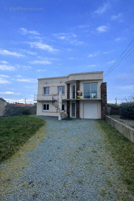 Maison à AIZENAY