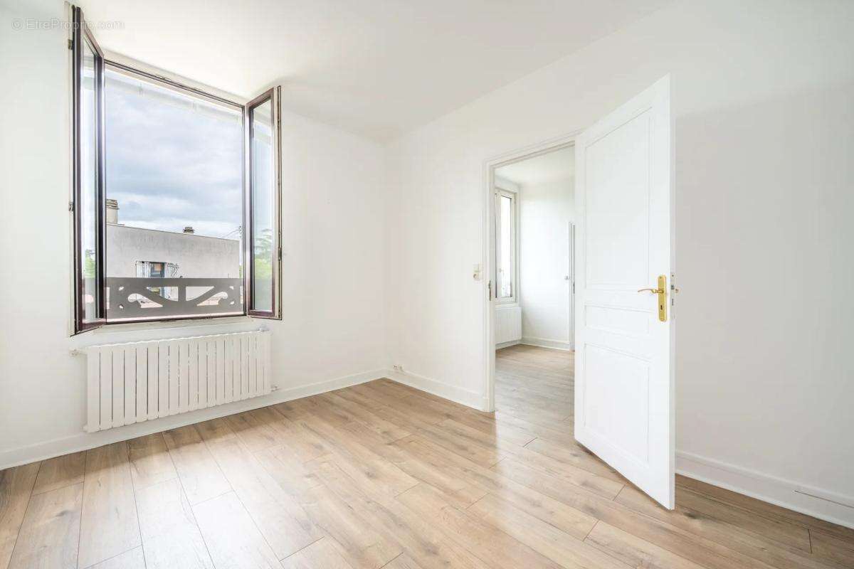 Appartement à LES MUREAUX