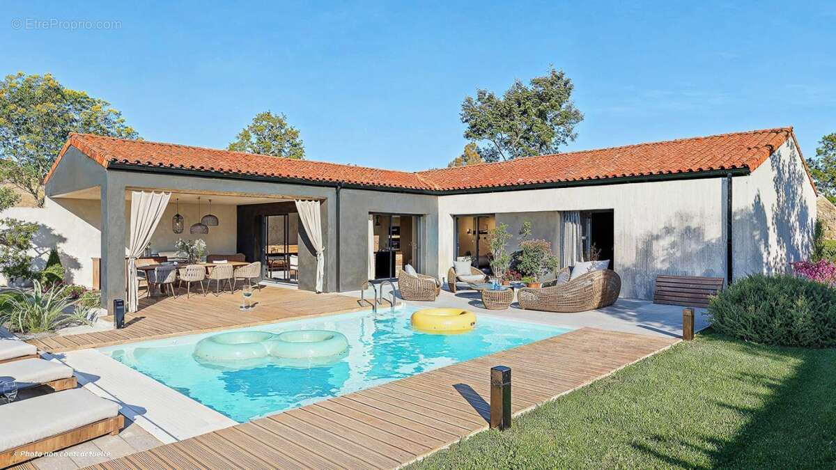 Maison à LES MAGNILS-REIGNIERS