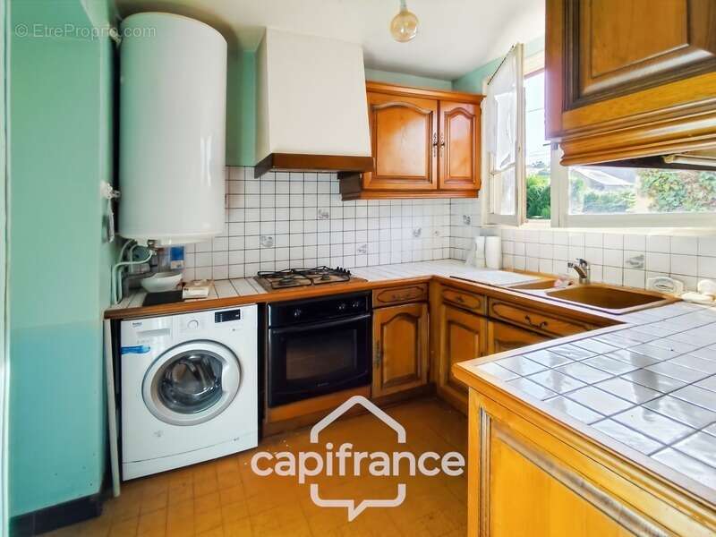 Maison à vendre 4 pièces LA CHAPELLE GAUGAIN (72)  -  Terrain 2925 m²  - - photo 9