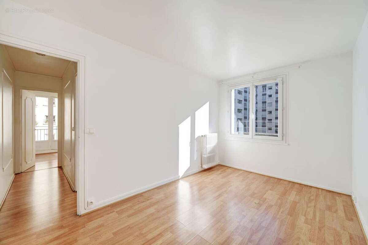 Appartement à PARIS-15E
