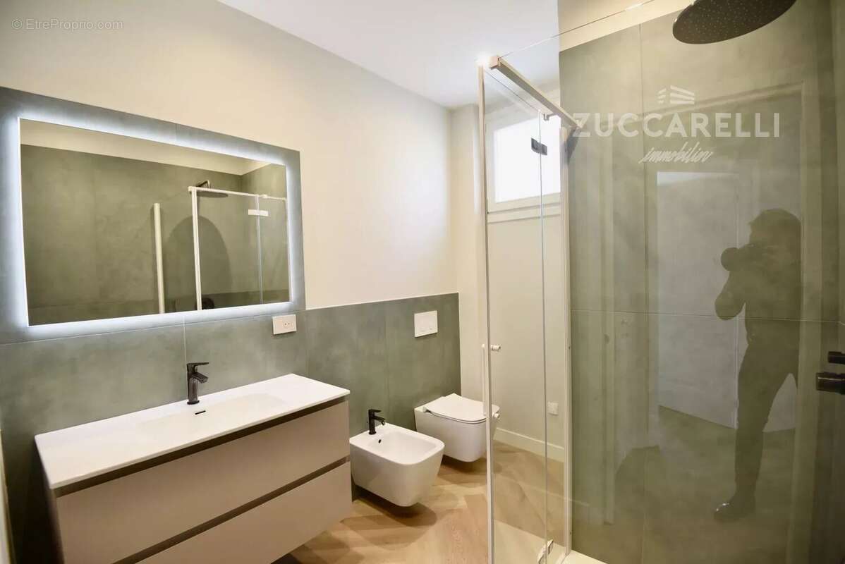 Appartement à ROQUEBRUNE-CAP-MARTIN