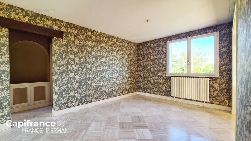 Maison à rénover sur 2 niveaux NIORT - photo 9
