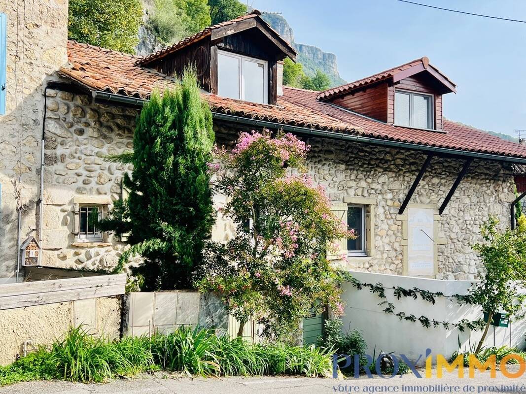 Maison à LA BUISSE