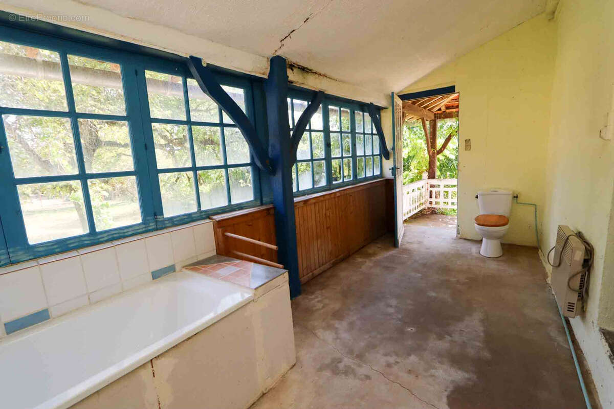 Maison à BEYNAC-ET-CAZENAC