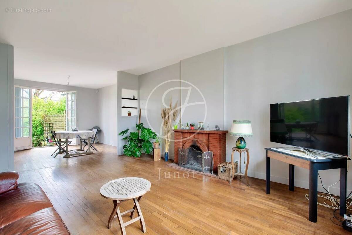 Maison à LE VESINET