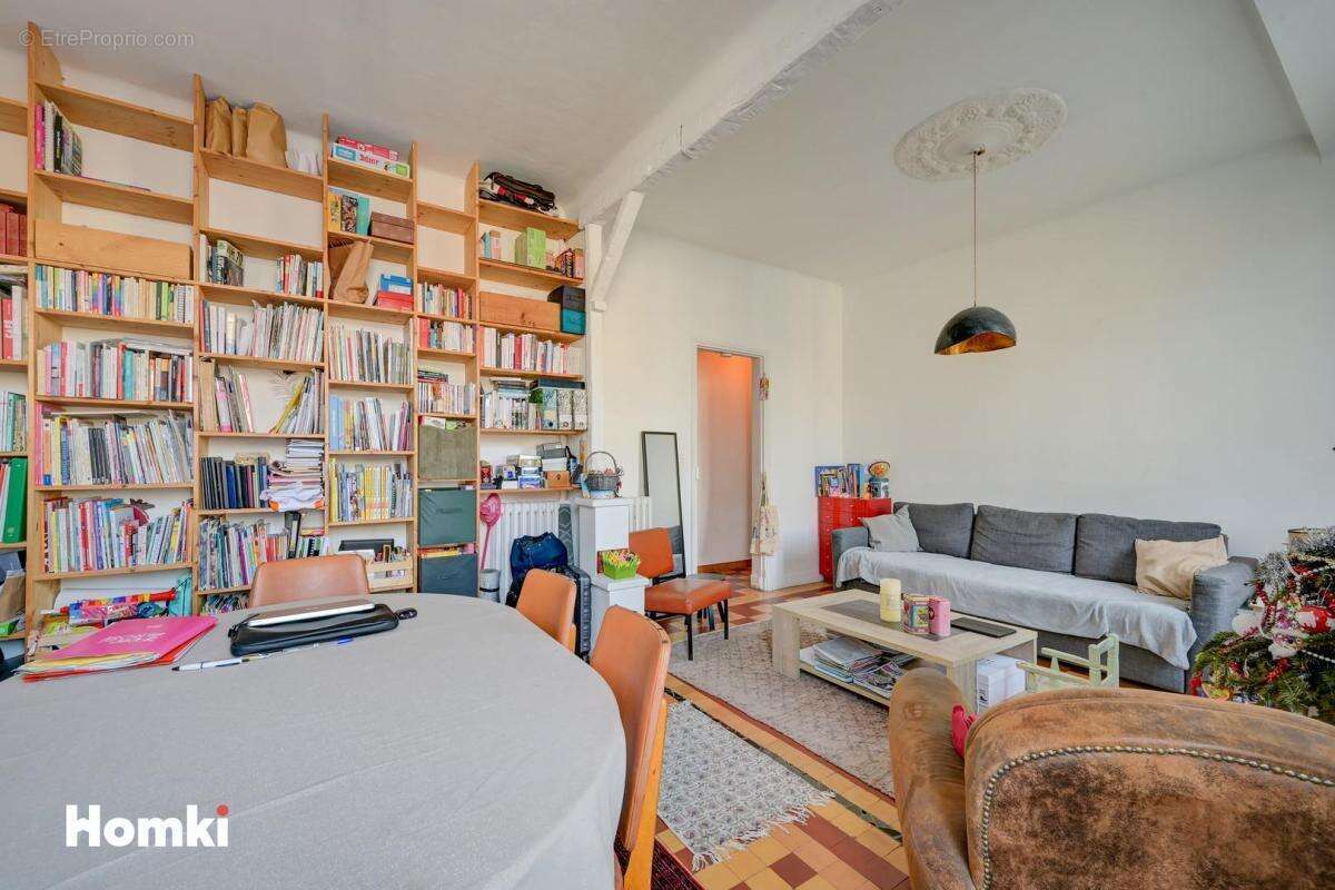 Appartement à MARSEILLE-1E