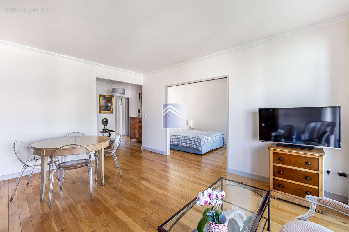 Appartement à LEVALLOIS-PERRET