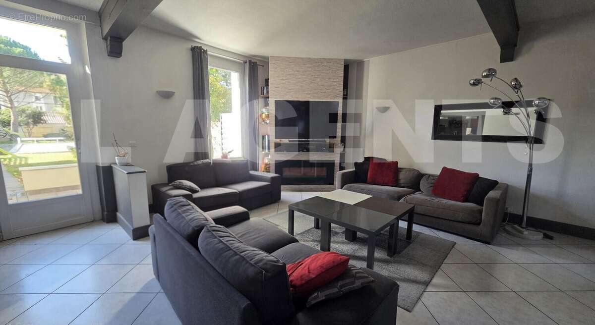 SALON - Maison à CASTRES