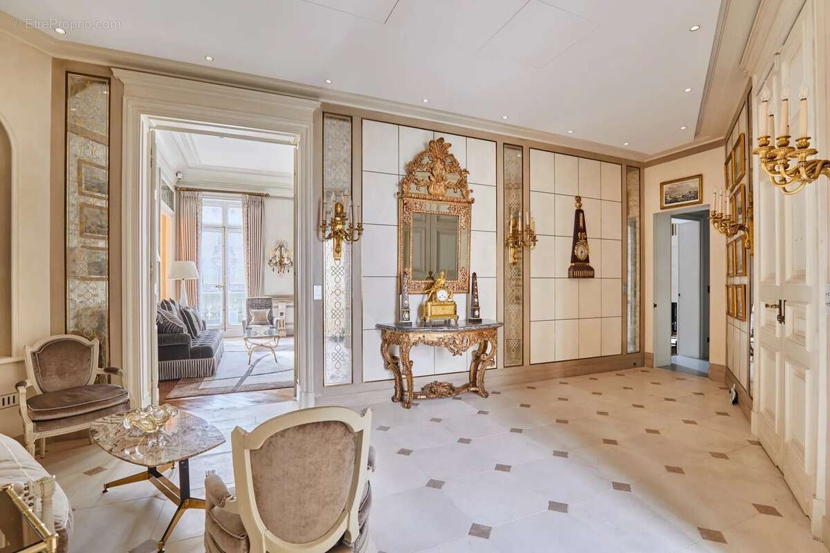 Appartement à PARIS-7E