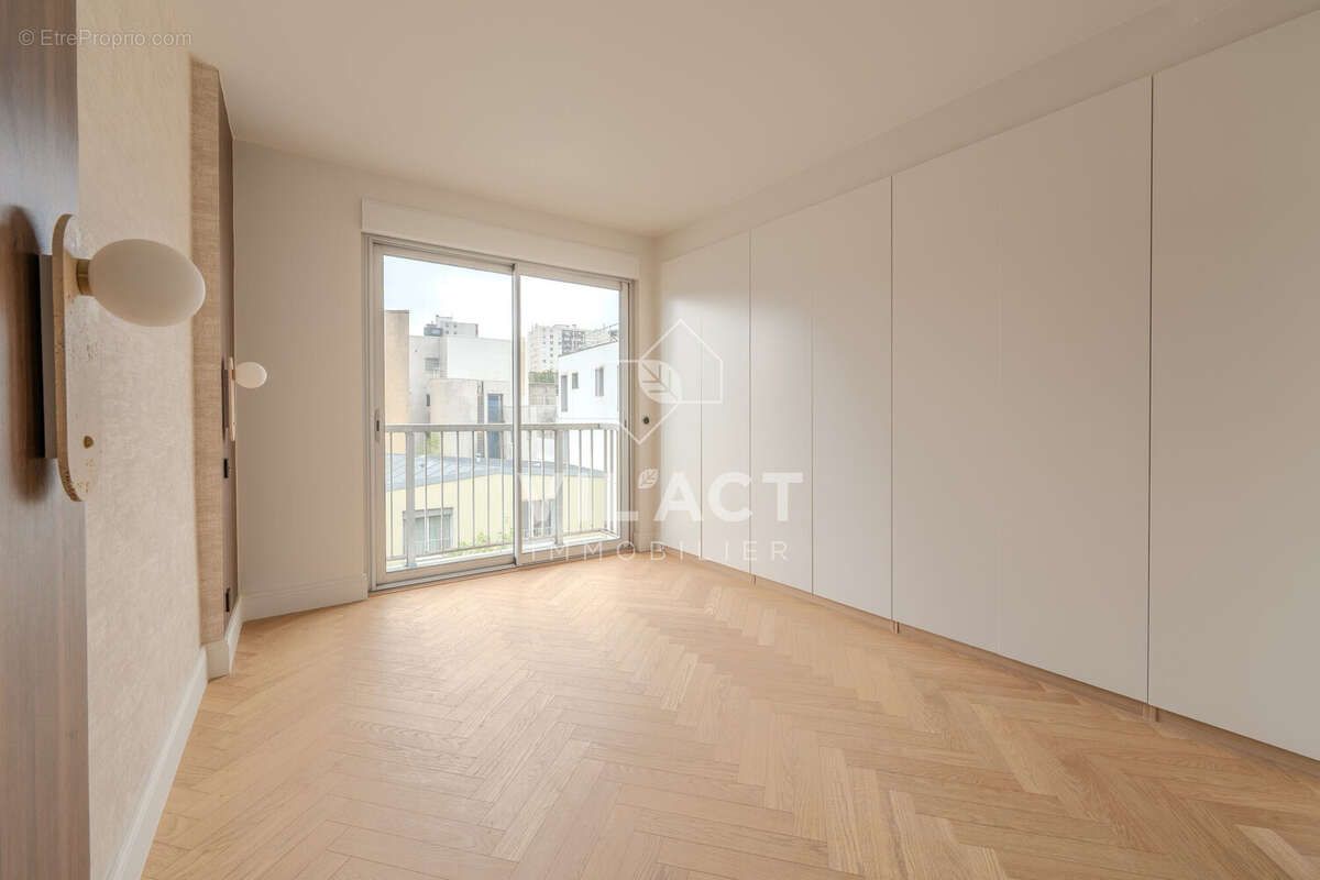 Appartement à PARIS-15E
