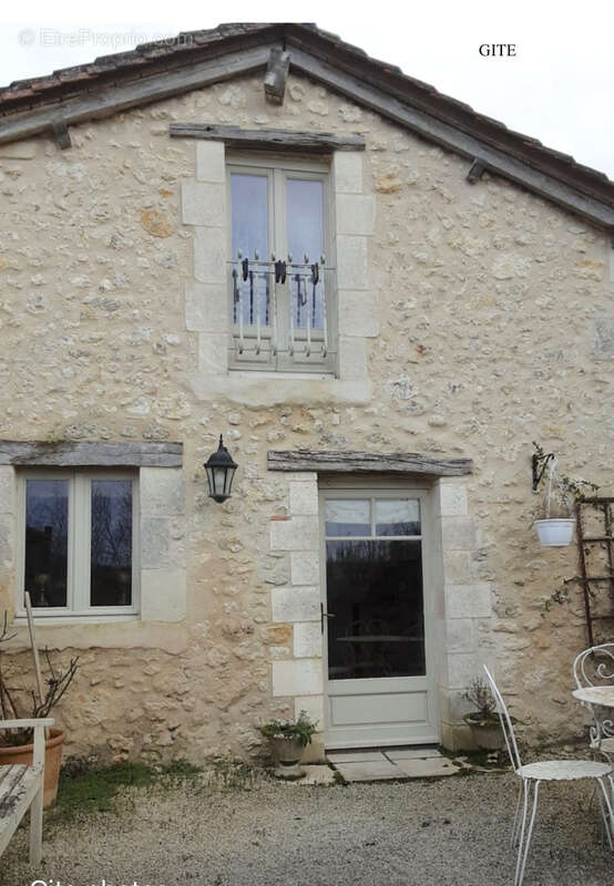 2 maisons en pierre renovée au calme, avec atelier sur terrain d'environ 1500m2 - photo 27