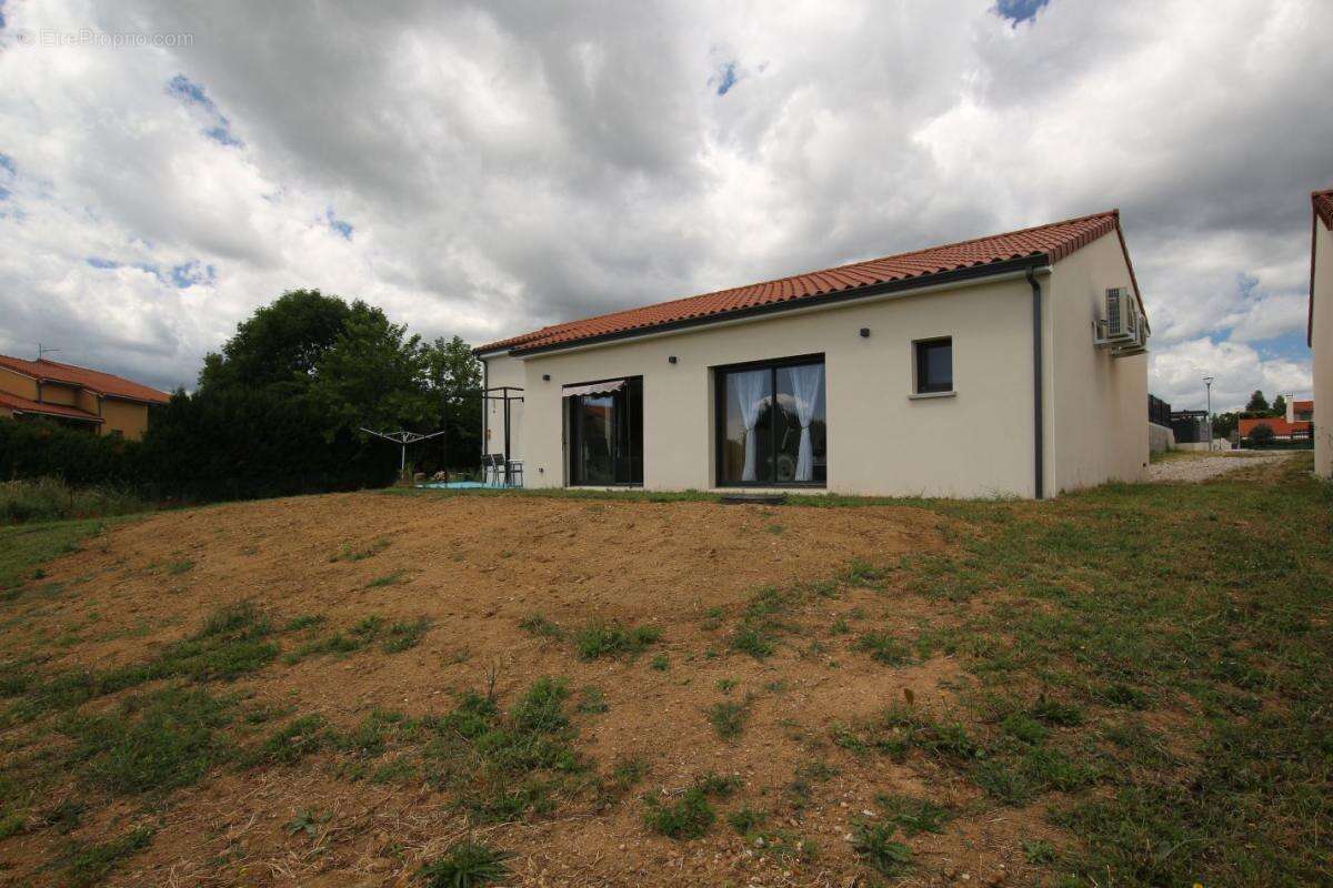 Maison 105 m² à Saint-Cyr  - photo 2