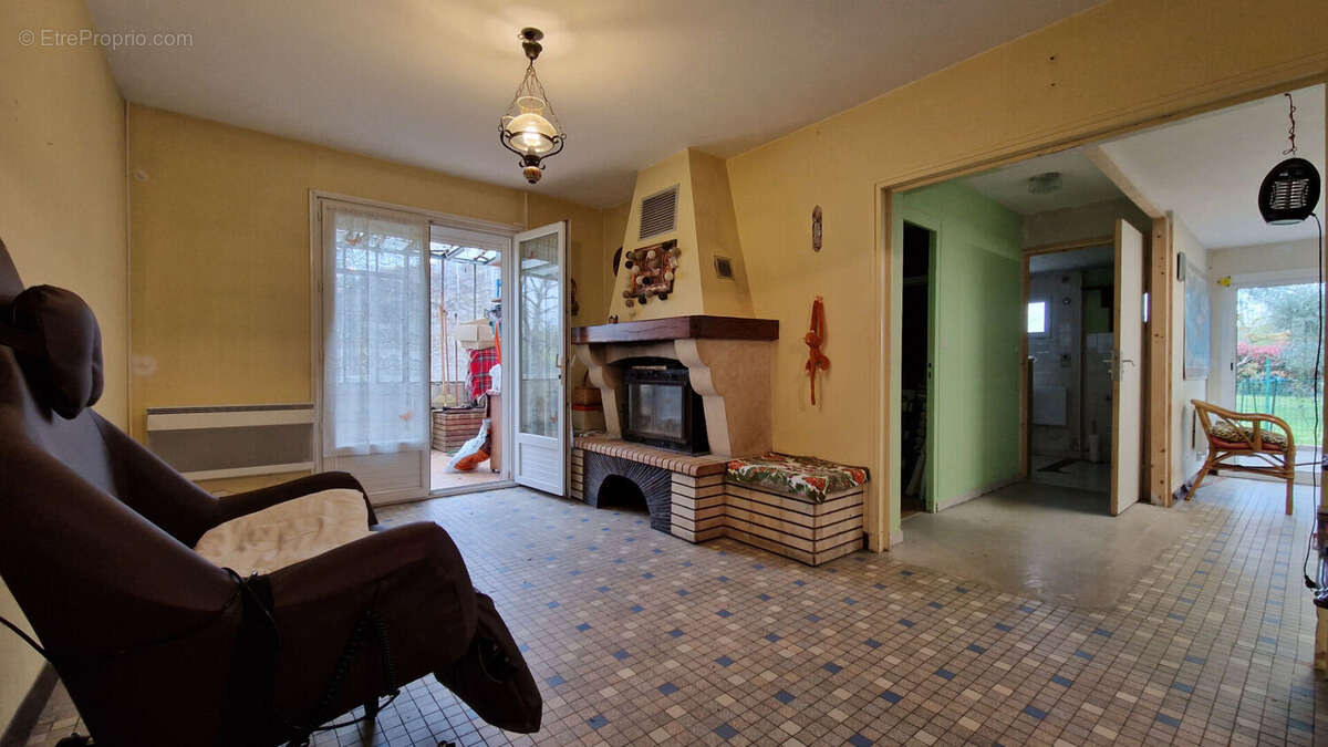 Maison à AMBARES-ET-LAGRAVE