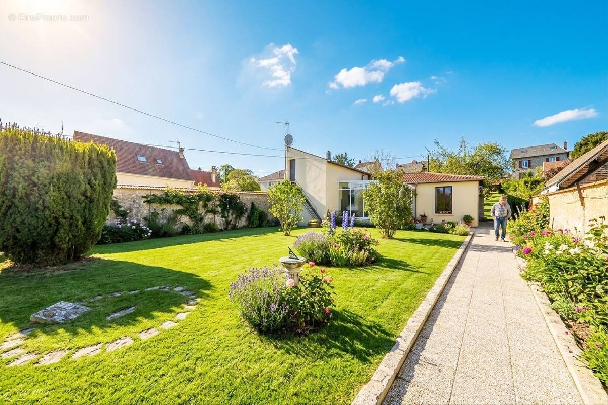 Maison à MEREVILLE