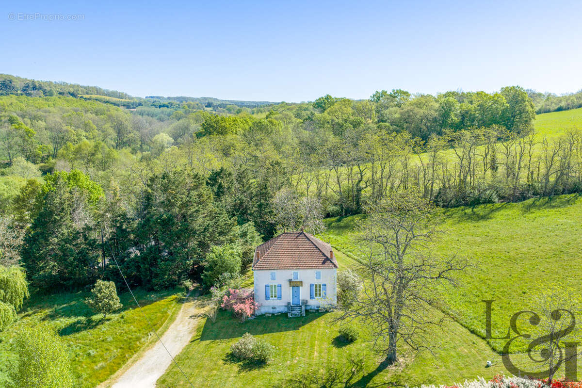 Propriété en pierre à rénover à vendre à Villeneuve-sur-Lot - photo 13