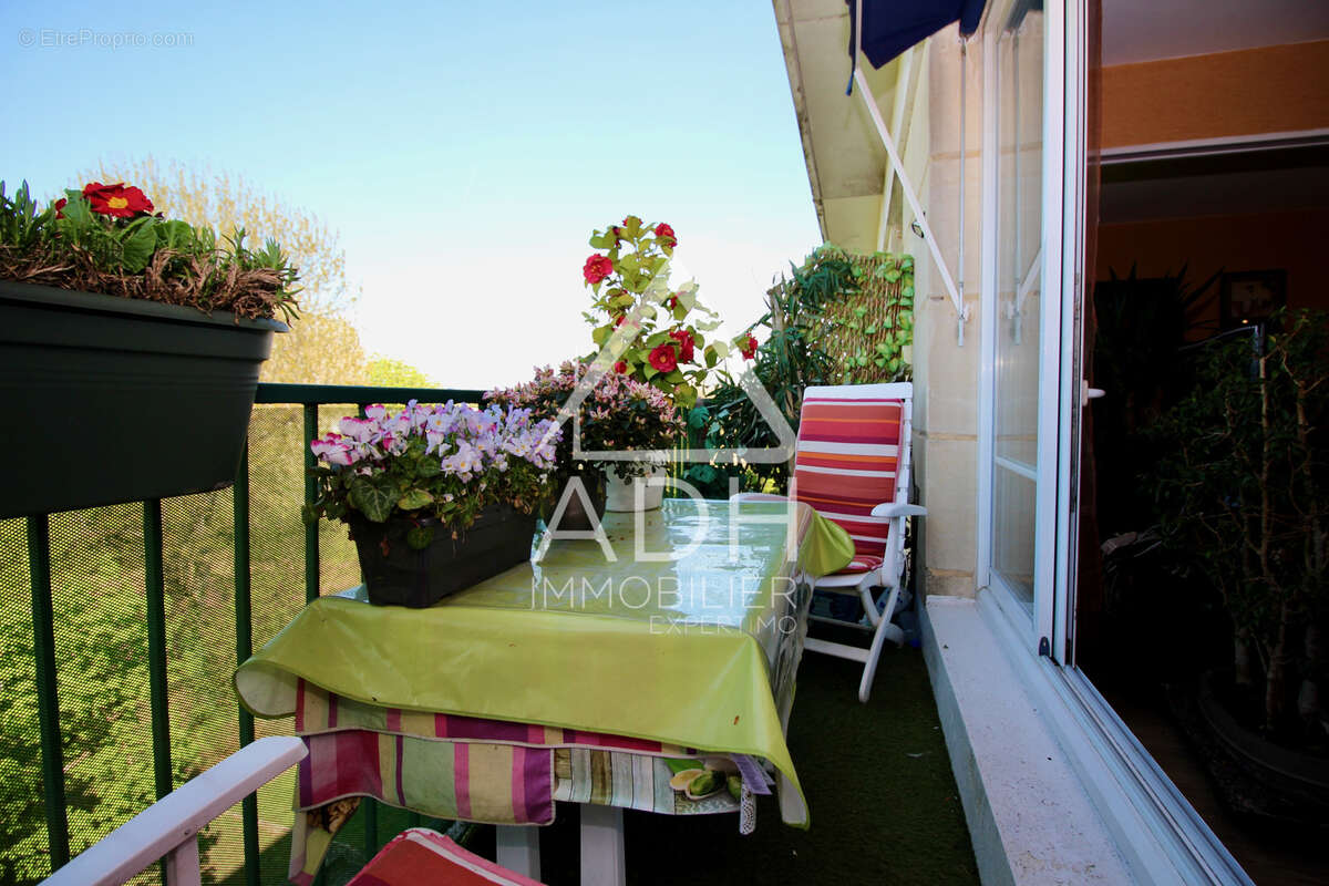 Appartement à NEAUPHLE-LE-CHATEAU