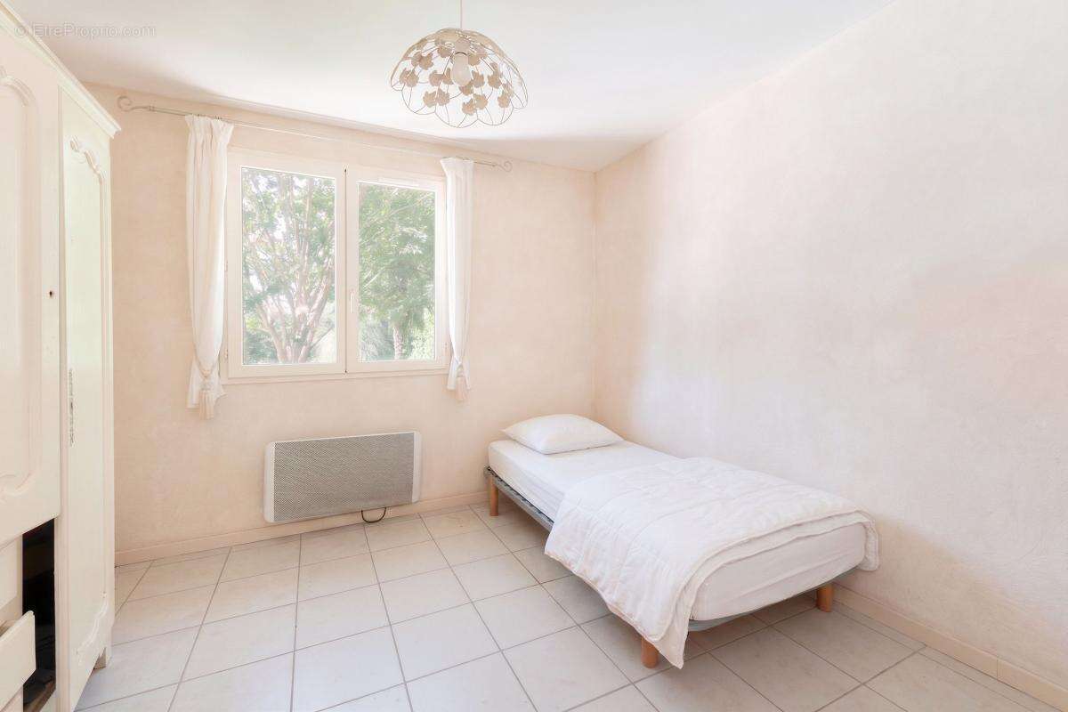Une maison aux beaux volumes dans un cadre privilégié - photo 5