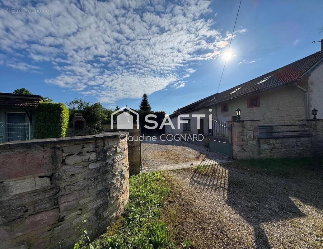 Photo 1 - Maison à LA GENETE