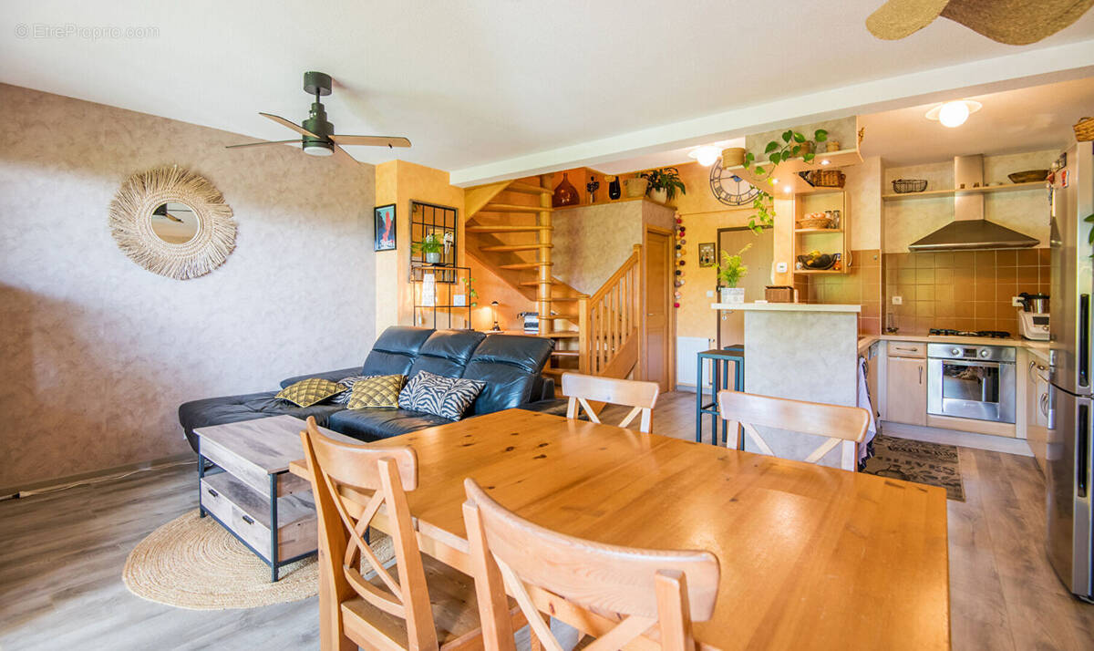 Appartement à SEBAZAC-CONCOURES