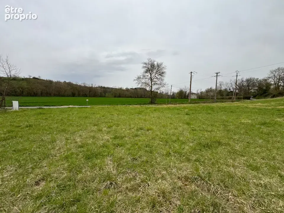 Terrain à AURIAC-SUR-VENDINELLE