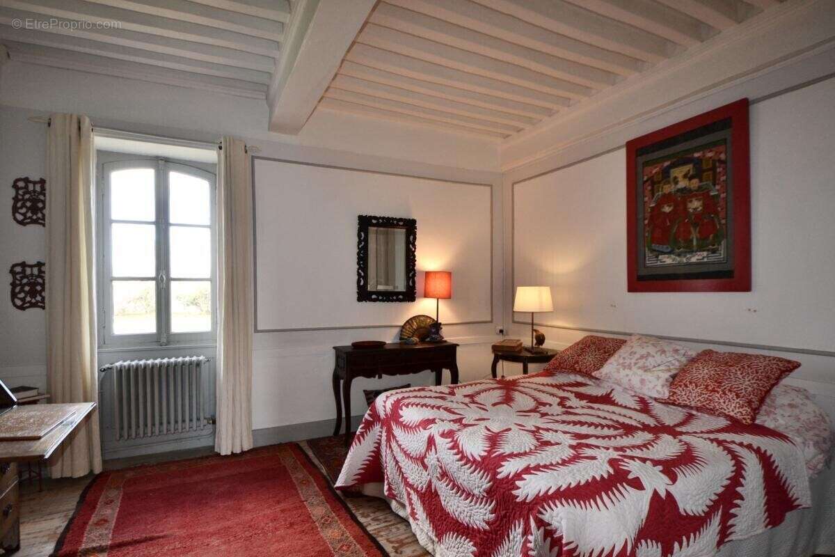 Maison à LA CLAYETTE