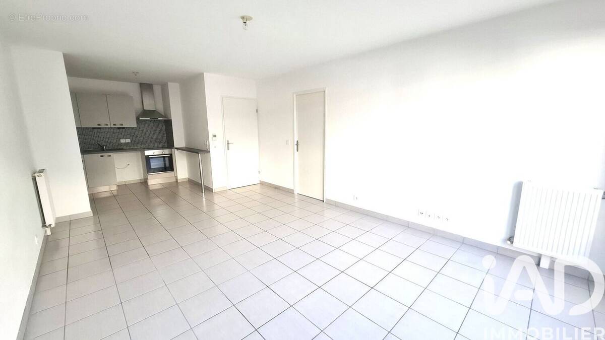 Photo 1 - Appartement à MENNECY
