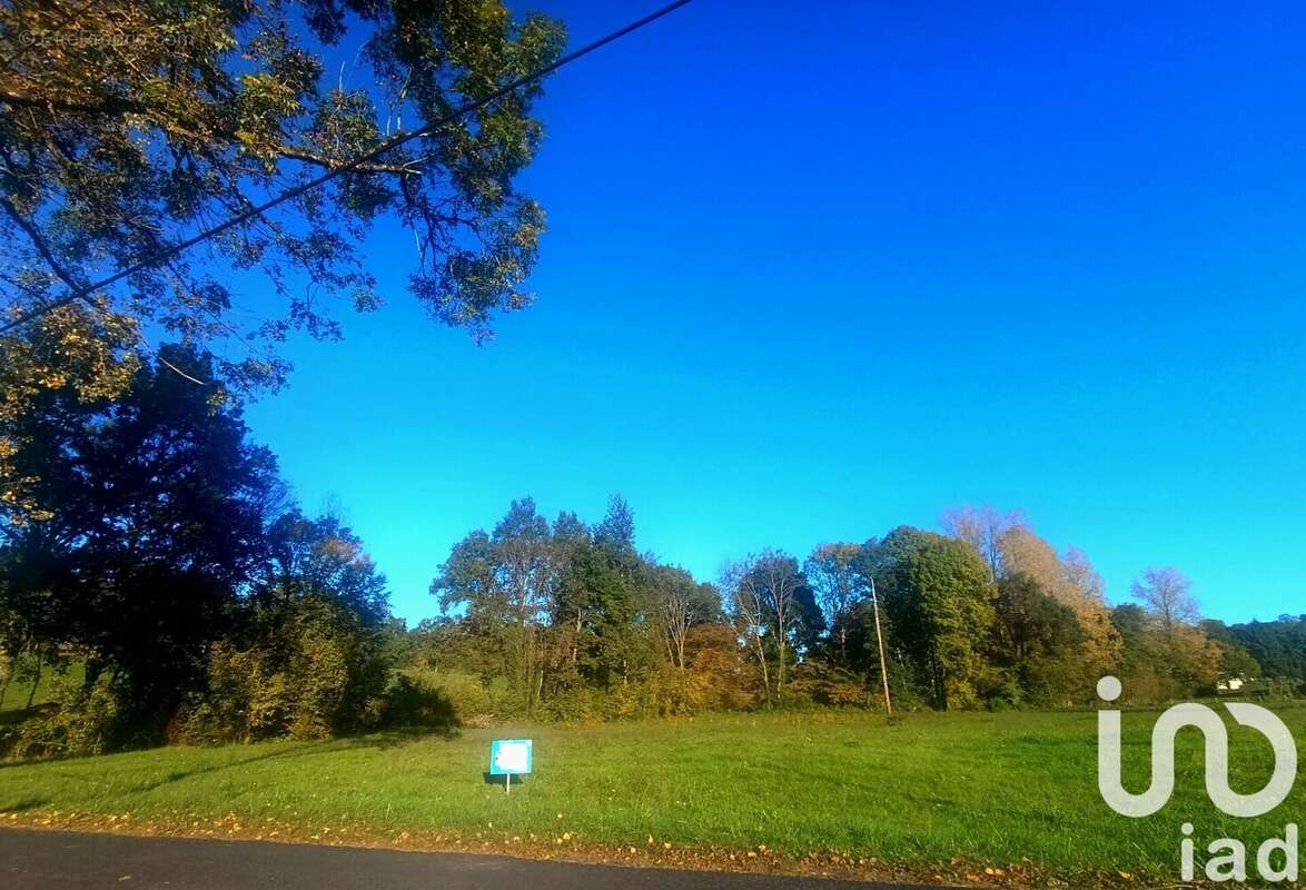 Photo 2 - Terrain à AYEN