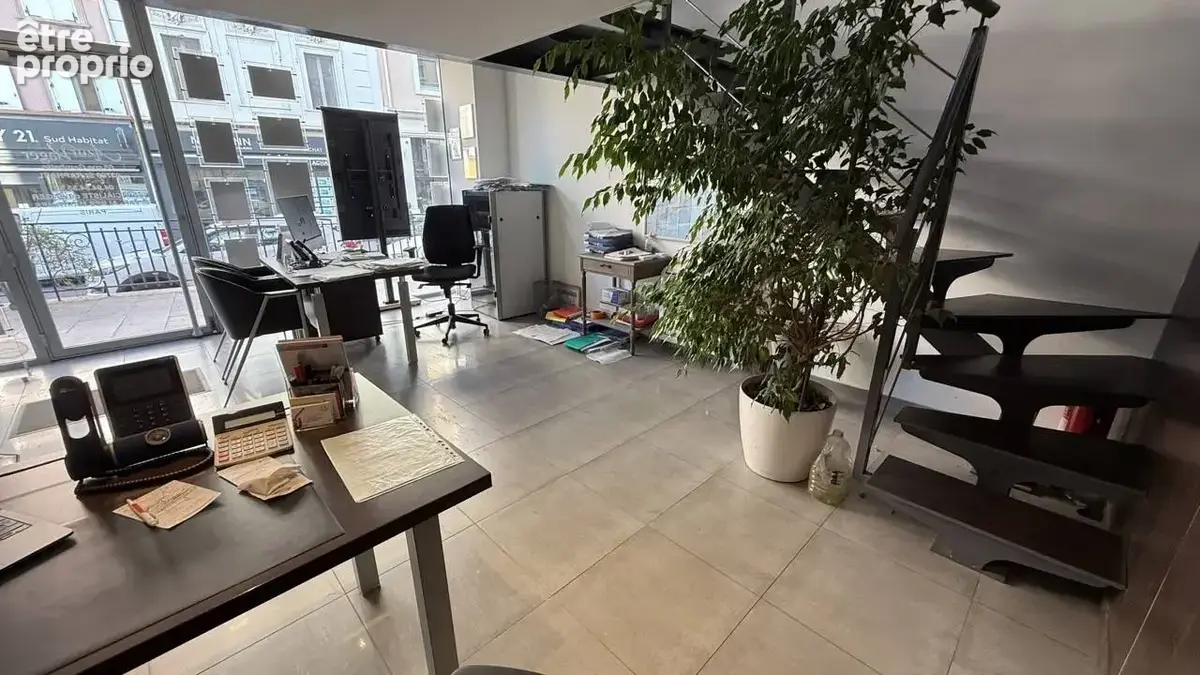 Vente Murs commerciaux Libre 93m² - Coeur de St Raphaël - 100m du Port - photo 10